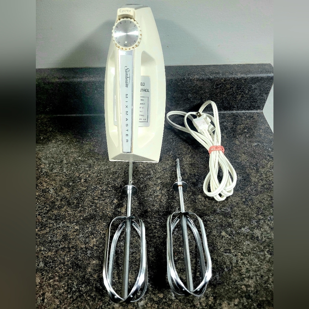 Vintage Sunbeam HandMixer Model EM-12